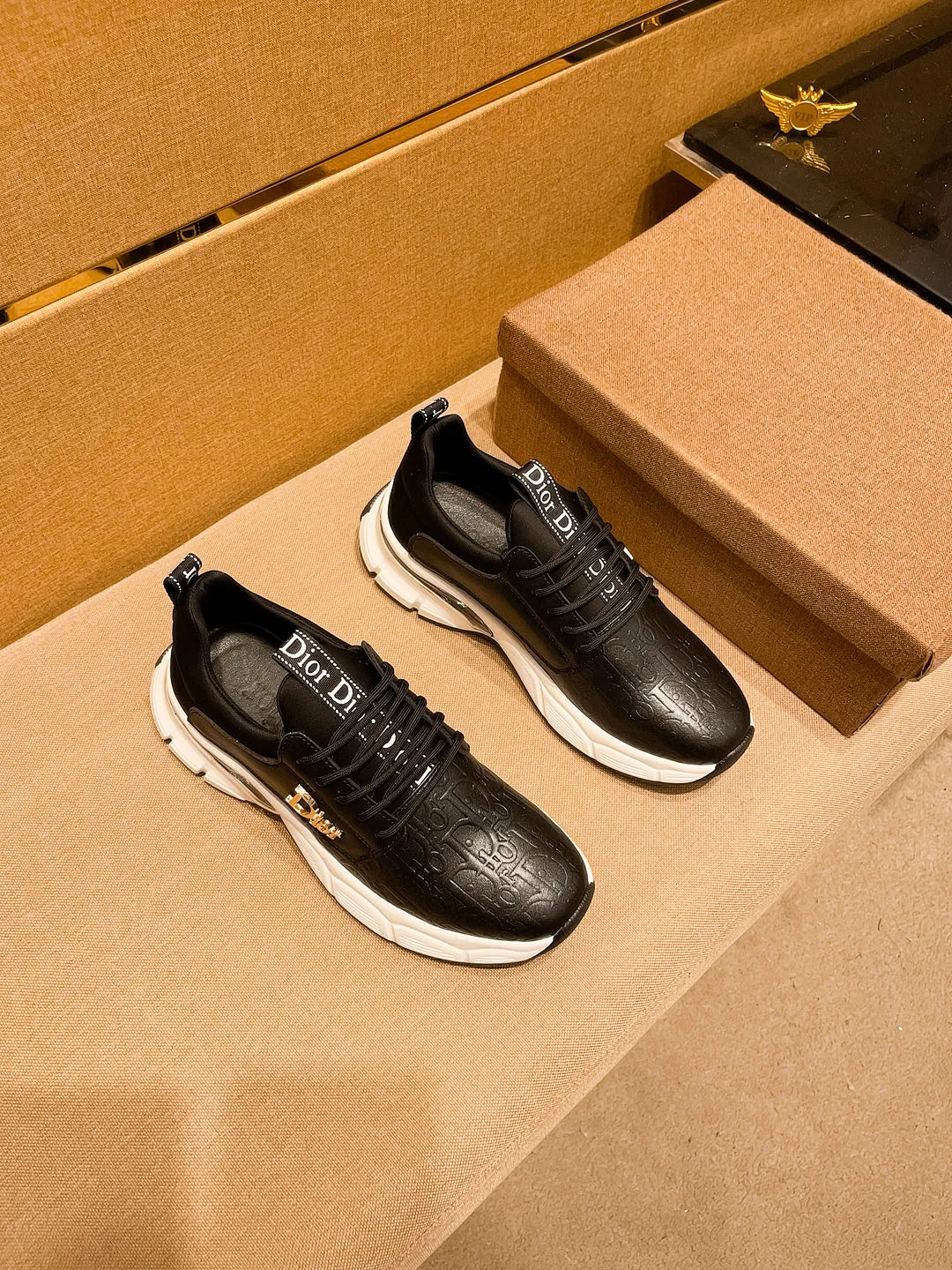 Men's shoes💰 440💰 [Dior] Men's high-end brand of shoes official website 1:1 latest masterpiece: the upper is made of Italian imported first-layer cowhide with a comfortable and breathable lining ➕original non-slip and wear-resistant outsole🔥, making walking more convenient and comfortable! An exclusive new model, a stunning work, a beautiful 1:1 replica [color] compared to the official quality! Create a fashionable personality to set off your uniqueness! A must-have for trendy men! Classic 🔥Size: 38-44 Color: 🔥 2⃣️colors available🔥.